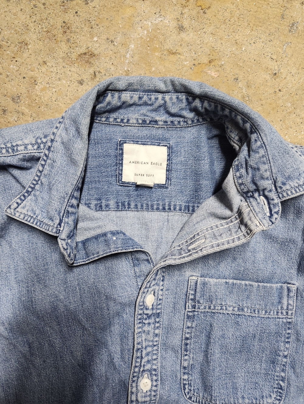 Soft Demin American Eagle Casual Button-Down - Small/Medium - Picture 10 of 10